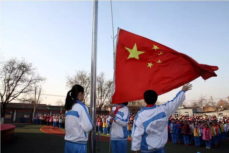 如何评价周深在华语乐坛的地位和能力，他现在的能力怎么样？游戏画面